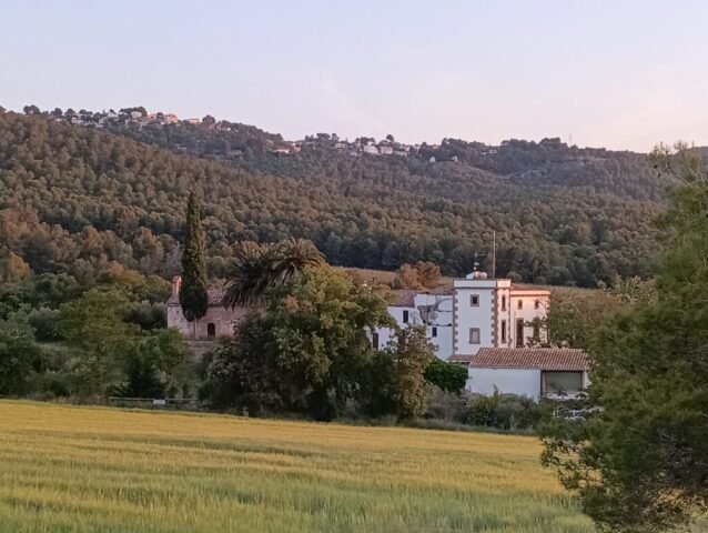 AGULLÀDOLS, mas fortificat -s.XVIII-XIX- i església romànica de Santa Margarida ( SANT JOAN DE MEDIONA) 25-04-2026