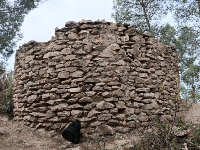 TORRASSA, la -medieval sense dades- a una cota inferior a Montpedrós direcció Santa Coloma (SANTA COLOMA DE CERVELLÓ) 04-05-2026